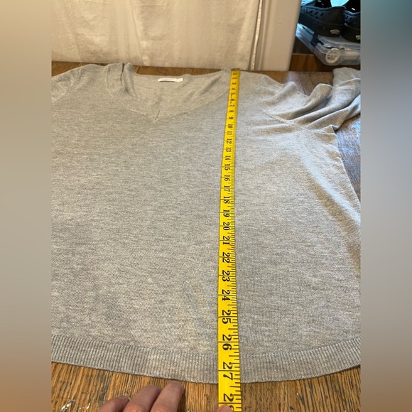 🩶 R ESSENTIALS – Grey V-Neck Sweater – Size 3x - Picture 8 of 8